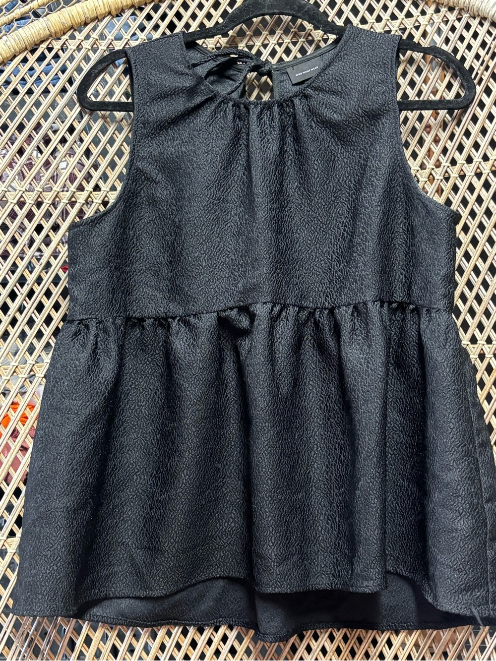 Who What Wear Black Textured Sleeveless Peplum Camisole